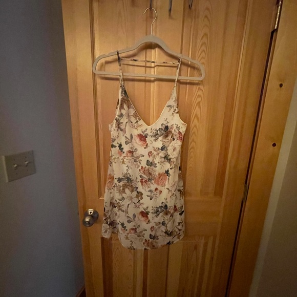 Mini dress - Picture 2 of 3